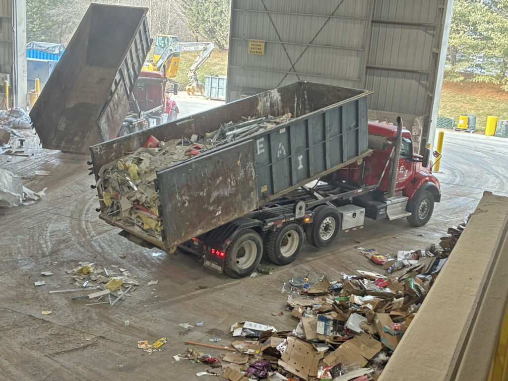 EAI Rolloff dropping off a load at C&D Recovery